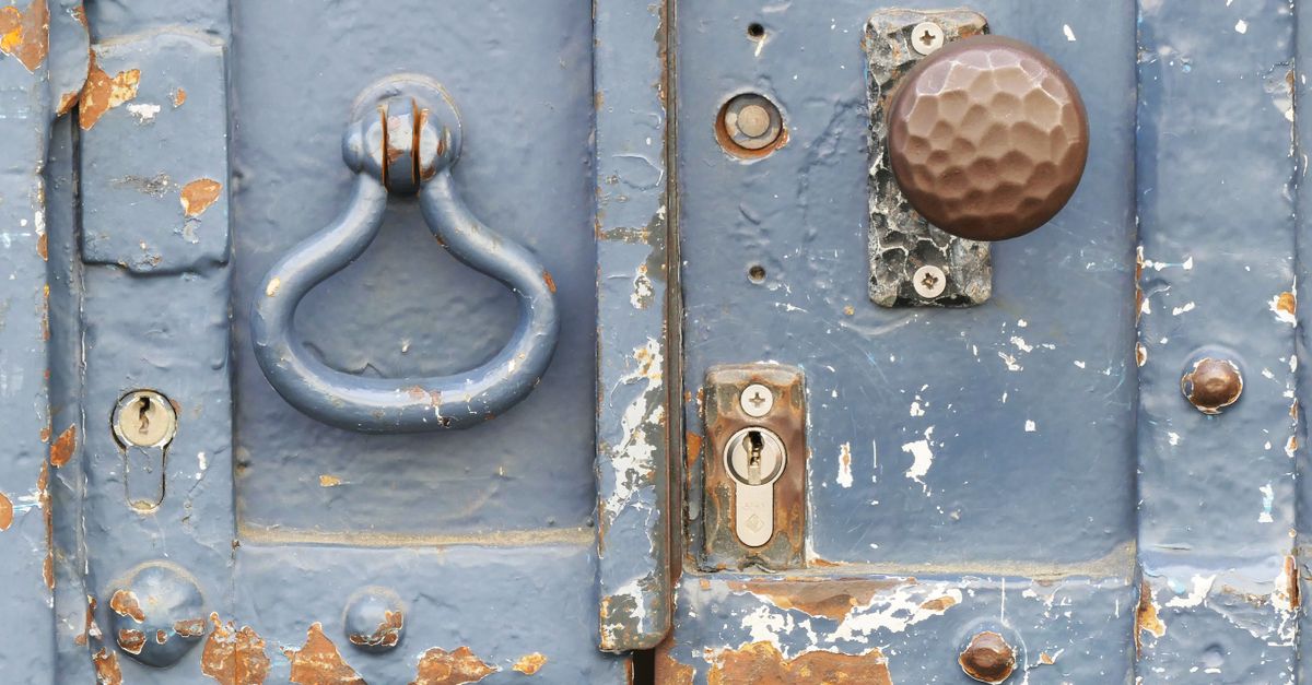 What Actually Goes Wrong: Stuck Ignitions and Worn Lock Cylinders Explained — Highland Heights Memphis Locksmith